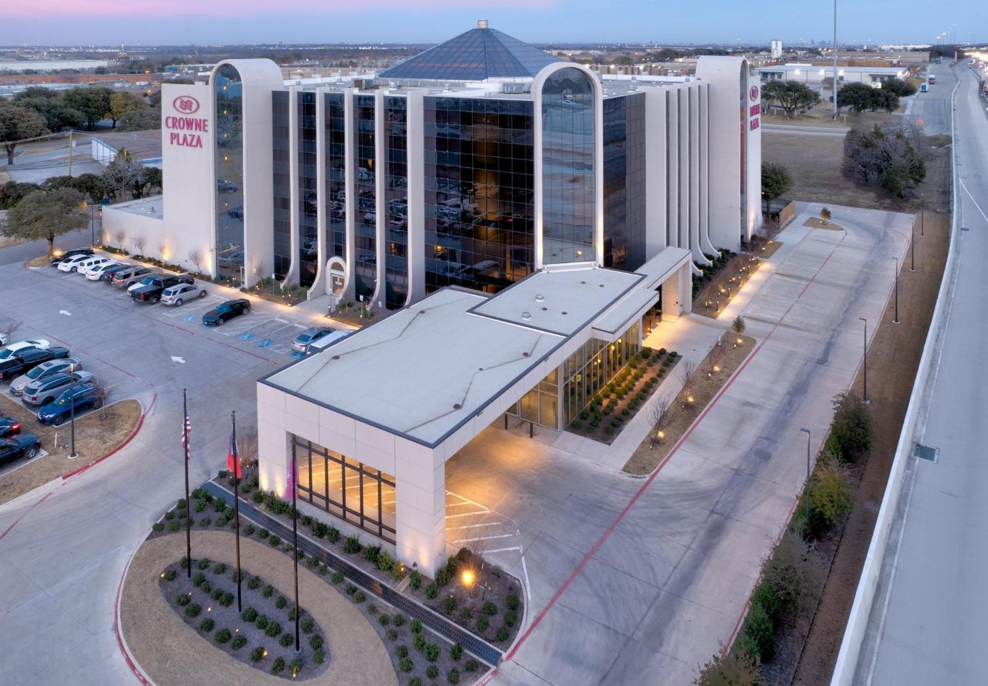 Crowne Plaza Suites Arlington By Ihg מראה חיצוני תמונה