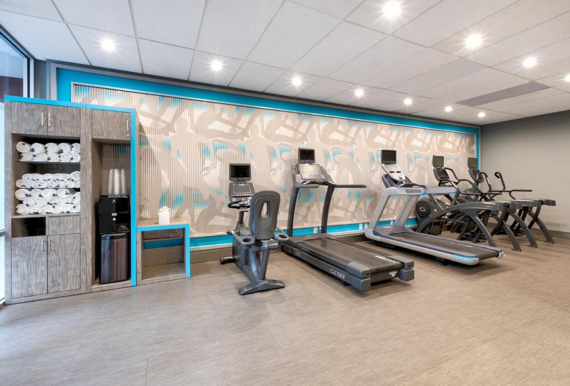 Crowne Plaza Suites Arlington By Ihg מראה חיצוני תמונה
