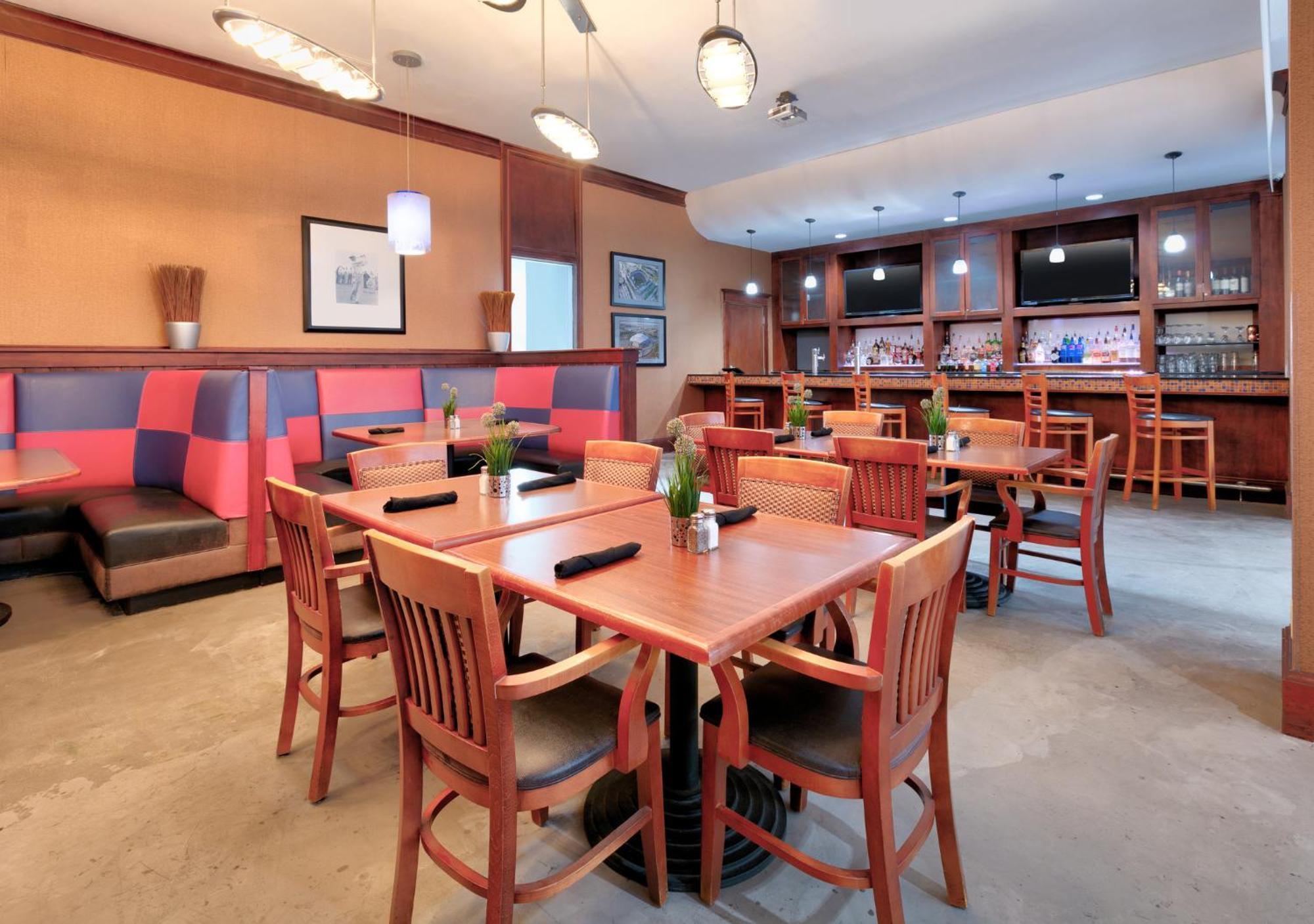 Crowne Plaza Suites Arlington By Ihg מראה חיצוני תמונה