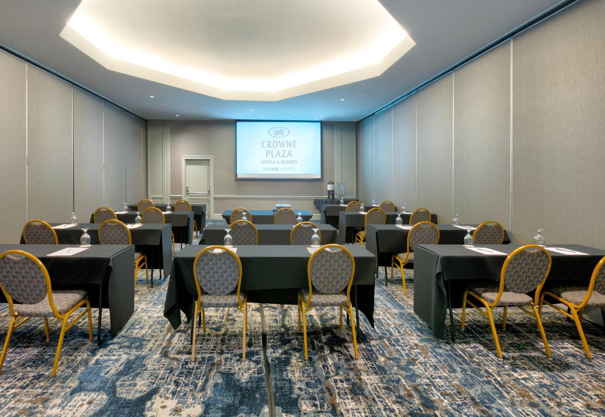 Crowne Plaza Suites Arlington By Ihg מראה חיצוני תמונה