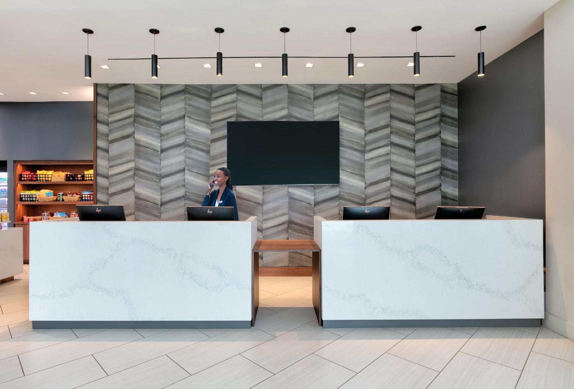 Crowne Plaza Suites Arlington By Ihg מראה חיצוני תמונה